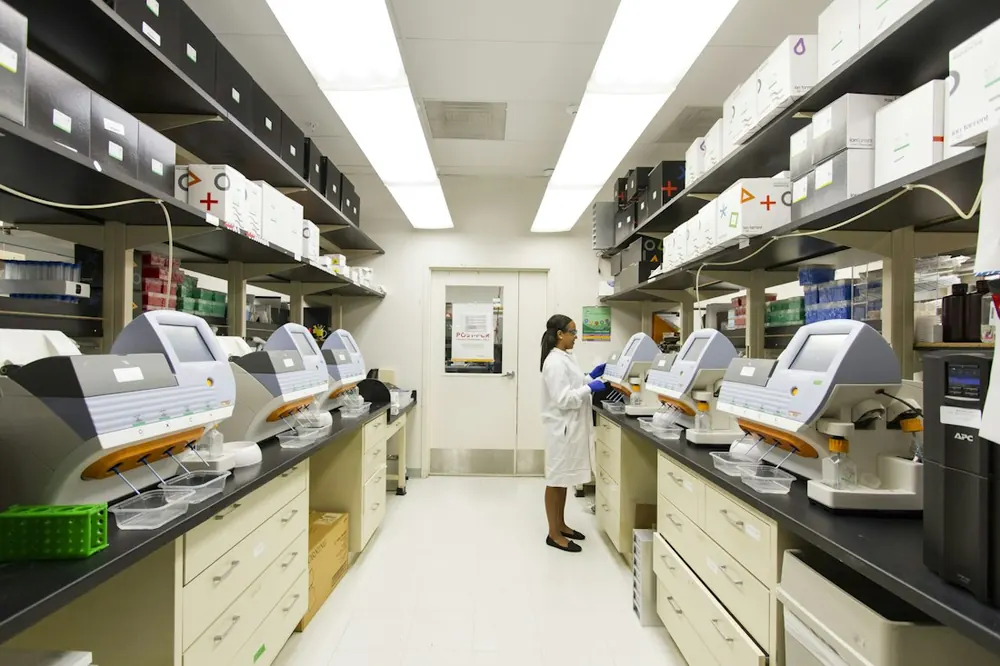 Equipo de laboratorio clínico